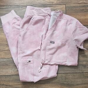 Figs Marble Pink Scrub Set